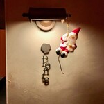 炭火焼 Ponte - ✨入口の照明＆サンタさん✨