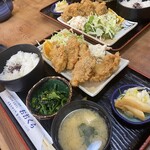 おおくら - 旬の牡蠣はデカいのだ ‼︎!
                                衣は分厚くないしカラッと揚がってるよ
                                
                                ⭐️コレで1,000円ポッキリとは⭐️
                                　　　価値ある1,000円です❣️