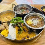 BLOCK HOUSE 水曜カレー - 