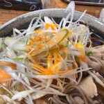 のじろう - 肉そばにラー油
