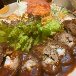 マルシェ - ミンチかつを纏う有頭えび、輪切りにされてますw