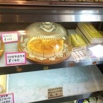 Eat - ティラミス　２５０円　ベイクドチーズケーキはなんと１４０円