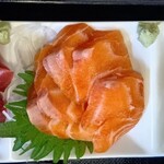 わ楽 - 生本マグロ、生サーモン、カンパチのたたき