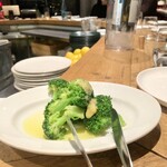 ダブリュー青山 ザ セラーアンドグリル - 