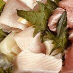 築地やまの - ・おすすめ三種盛り（サーモン）　¥1,600-（税込）