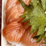 築地やまの - ・おすすめ三種盛り（サーモン）　¥1,600-（税込）