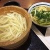MARUGAME SEIMEN - 料理写真:釜揚げうどんとかけうどん（野沢菜無料トッピング）