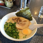 とんこつらーめん千尋房 - ネギラーメン 730円