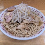 ラーメン二郎 - 料理写真:ラーメン(小)+電気煮干し3倍(ニンニク少し+ヤサイ少なめ+アブラ)。