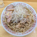ラーメン二郎 - ラーメン(小)+電気煮干し3倍(ニンニク少し+ヤサイ少なめ+アブラ)。