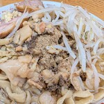 ラーメン二郎 - 電気煮干し3倍。インスパイアでは味わえないものかもしれない。
