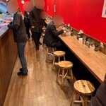 ラーメン六角家 - 店内カウンター席