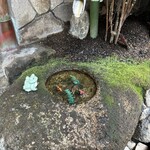 利久庵 - 店前の筧で癒されました♡