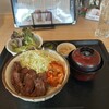 美味しいお肉の店 やまの