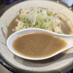 煮干乱舞 - 特濃のセメントを食べた後でしたので、物足りなさを感じましたが、スープの完成度としては、トップランクのお味。