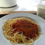 ズーカフェ - エビトマトソーススパゲティ\500