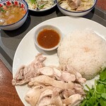 本格タイ料理バル プアン 三軒茶屋 - カオマンガイ＆ミニグリーンカレー