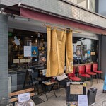 タケウチ - 狭い路地に面した所にあります