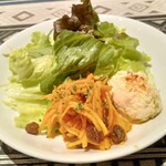 パエリアレストラン バラッカ - サラダ