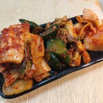 けむりや - まずはキムチ盛り合わせです。