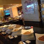 ザ・テラス - サーモンなど、スローフードコーナーも