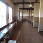 かに八代 れんが亭 - 海に向かったカウンター席