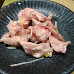 けむりや - ノドスジ(たぶんノドナンコツ)はサービスでいただきました。