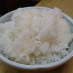 けむりや - やはりホルモン焼きには白いごはんが必須です。
