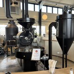 カフェヨシノ ロースタリー - シンボルの自家焙煎機