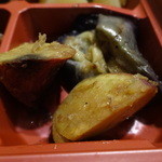和食屋の惣菜 えん - 茄子とさつま芋のおかか和え