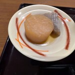 はなまるうどん - おでん、大根とこんにゃく
