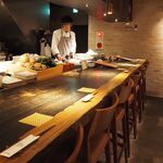 臥薪 - 店内（カウンター席）