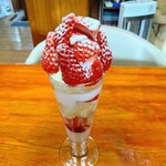 Bistro 林檎珈琲 - いちごパフェ