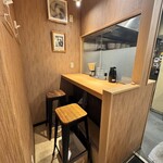 らーめん 猫も杓子も - 奥は2席でペアシート風です。