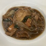 CHINESE DINING 瑞 - Ａ：牛すじカレー煮込みのアップ