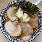 タンタン - ミックスチャーシューメンはバラ2枚とロース2枚。
      食べ比べできるこの組み合わせがいっちゃん好き♡