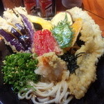 ふたみうどん研究所 - 人気No.1の野菜天うどん