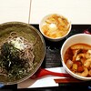 つるまつ - 温かいつゆのつけ汁肉そばと小丼
