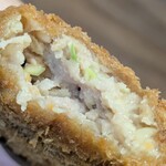 荒幡肉店 - メンチの中身