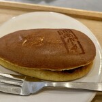 CAFE Dot.S - どらやき ¥350