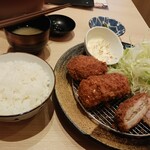 とんかつ神楽坂さくら - ご飯とキャベツお代わり後