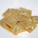 リストランテ サクラ - スペシャリテ　ホロホロ鶏を詰めたラヴィオリ　マラサラ酒風味