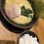 横浜家系ラーメン 天来家 - 
