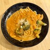 東京チキンボーイ - 小海老とブロッコリーのトマトクリームソース
