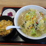 福しん - 料理写真:野菜タンメン+半チャーハン(870円)