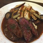 ビストロ バキュース - ２０１４・１２月　蝦夷鹿のロースト