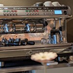 パティスリー オー フィル ドゥ ジュール - このマシーンかっこよかったです
      