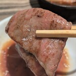 焼肉 ジャンボ - 上ロース焼き上がり