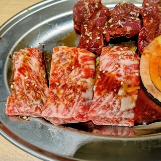 にくよし - 料理写真:乙守牛カルビ