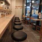 塩ラーメン仁屋 - 店内（閑散時間帯）